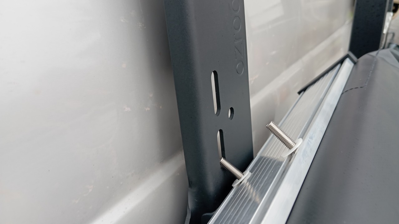 Ozroofracks | Nissan Caravan Roof Racks